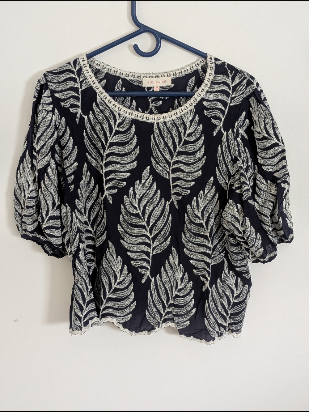 Solitaire Floral Blue White Woven Rayon Round Neck Puff Sleeve Blouse M 23-700